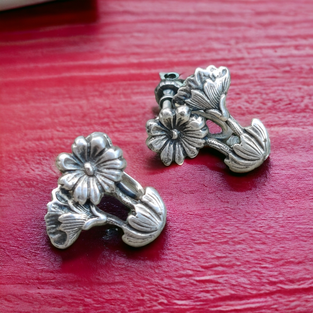 Sweet antique sterling flower earrings - Picture 1 of 4
